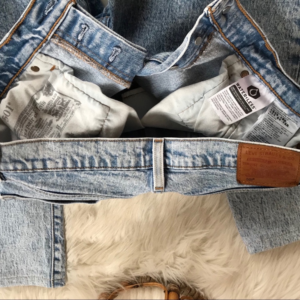 Levi’s big E light wash button fly jeans cropped length - Picture 8 of 8